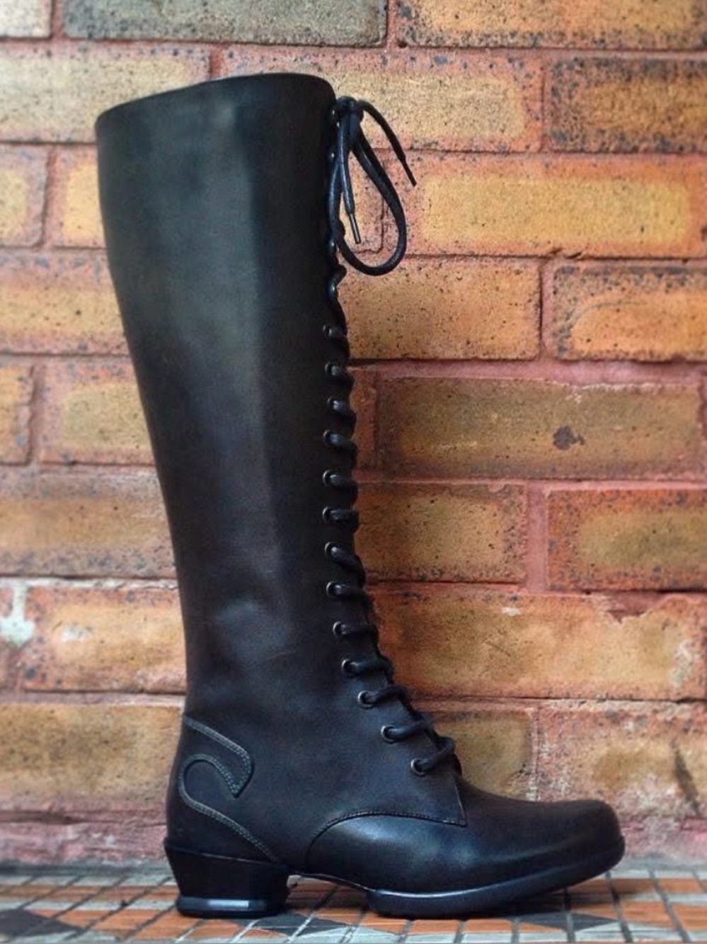 Fluevog NEARLY NEW Enneagram Reformer tall black lace-up/zip boot-11 (fits 10.5)